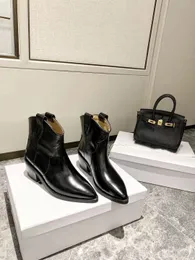 Botas Martin puntiagudas de otoño e invierno con forro de piel de oveja y tacones gruesos.