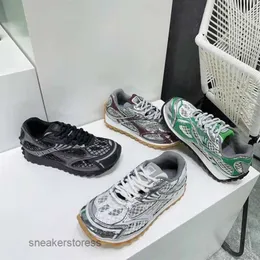 Spor ayakkabı ayakkabıları 2024 Tasarımcı Bottaega Yörünge Kadınlar Erkek Moda Yüksek Kaliteli Sneakers Style Kadın Yeni Örh Spor Çift Nefes Alabilir Gümüş Gündelik