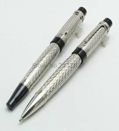 Luxury Pen Honore de Balzac Roller Ballpoint Pen Pennor fint laserade på Rhodiumcoated Au Office School Brand Writing Pen2911972