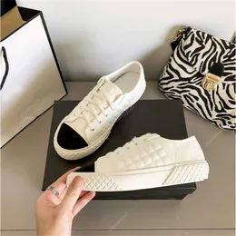 Classic Women Dress Shoes fashion High quality Leather shoes female Designer platform sneakers Ladies Comfortable casual shoe C2024