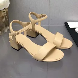 Klassisk högklackade sandaler designer skor mode 100% läder kvinnor danssko sexiga klackar mocka lady metall tjock slingback pumpar skor stilett klackar sandaler