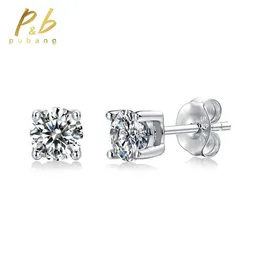 스터드 Pubang Fine Jewelry 925 스털링 실버 0.5ctx2pcs gra moissanite 다이아몬드 스터드 이어링 여자 남성 기념일 선물 도매 YQ240110