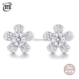 Stud New style 925 sterling silver plum blossom women diamond earrings luxury Created Moissanite party wedding jewelry gift wholesale YQ240110