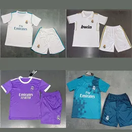 Çocuk Futbol Kitleri Real Madrids Retro Futbol Formaları Ronaldo 11 12 16 17 18 Zidane Raul Vintage Figo Kitleri
