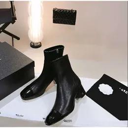2024デザイナー黒と白のマーティンブーツアンクルブーツ本物の革のミッドブーツレースアップアンクルブーツ複数のスタイル
