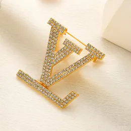 Spilla di design Luxury Brand C-lettera Spille Spille da donna Eleganti accessori per gioielli per feste di nozze Regali d'amore