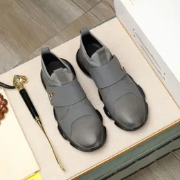 Tasarımcı Discovery Speelers Moda Çift Patent Deri Tech Methalik Metalik Ayakkabı Erkek Yuvarlak Kafa Konforlu Jogging Ayakkabıları 1.8 07