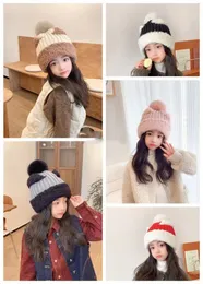 Berets 2-10 سنوات Kids Cap Cap Winter Warm Beanie for Girl Boy Fashion Pompom Hat Kninated Hat الأطفال