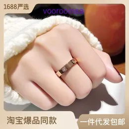 Gioielli versatili alla moda di tendenza, buona bella versione coreana di Carter dell'anello in acciaio al titanio più venduto per donne alla moda e personalizzato con scatola originale