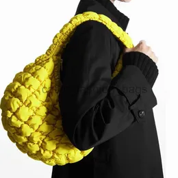 숄더백 패션 퀼트 작은 토트 백 디자이너 루치 캔버스 숄더백 캐주얼 나일론 패딩 핸드백 간단한 여성 지갑 2023 Saccatlin_fashion_bags