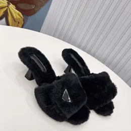 Tasarımcı Sandalet Kapitone Yumuşak Shearling Sandalet Slip-On Açık Kare Toe Kadın Sandalet 65mm Kum Saati Topuk Vernik Topuk Sıradan Yüksek Topuklu Boyut 35-42