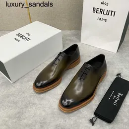 Berluti Business Leather Shoes Oxford Calfskin Handmade Top Quality Berlut's gentlemanly Derby peint à la main à la mode et beau dresswq