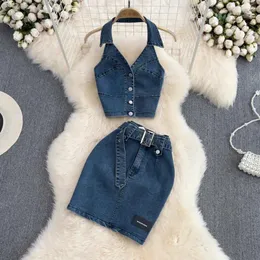 Arbetsklänningar mini kort denim kjol set kvinnor sexig gata två stycke topp och flickor sommar ärmlösa jeans grödpennor