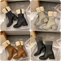 Betty Pu Boots Kadınlar Betty Pvc Boots Beated Fur High Topuklu Su Geçirmez Su Geçirmez Kauçuk Terler Platform Ayakkabıları