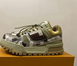 Männer Frauen Ttainer Maxi-Sneaker Low-Top-Schnürschuhe mit runder Zehenpartie Lil 'fat Man Brotschuhe aus Rindsleder Frühling und Sommer Laufsteg-Stil Perlenkette Rindsleder grün karierter Designer