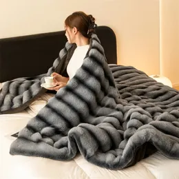 Cobertor de pele de coelho falso da Toscana para o calor do inverno cobertor de pelúcia para confortável jogando sofá capa de escritório cochilo super macio cobertor de luxo presente 240111