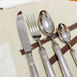 High-End-bestick 24-delad rostfritt stål Flatvaruuppsättningar Lnife Spoon Fork Wedding Restaurant Cinnerware Set293b