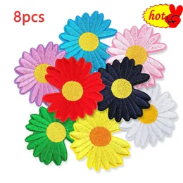 8pcs lot daisy زهرة بقع مطرزة للملابس خياطة الحديد على حزمة كبيرة حزمة لطيفة خطوط النسيج سترة صغيرة مزيج parche mochila