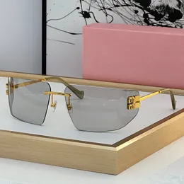 Quadratische Sonnenbrille, Designer-Sonnenbrille, Damen-Sonnenbrille, Design mit gebogenen Gläsern, euroamerikanischer Stil, geeignet für alle Arten von Kleidung, gutes Material, Schutzbrille, Lünette lMU1C