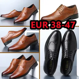 Sıcak satış ayakkabıları Tasarımcı Erkekler Siyah Resmi Ayakkabı Erkekler Patent Deri Ayakkabı Düğün Deri Ayakkabıları Eur38-47