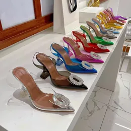 Amina muaddi Begum Туфли-лодочки из ПВХ с пряжкой и кристаллами, сандалии женские, роскошные дизайнеры, модельные туфли из натуральной воловьей кожи, женские туфли для вечеринок 9,5 см, заводская обувь
