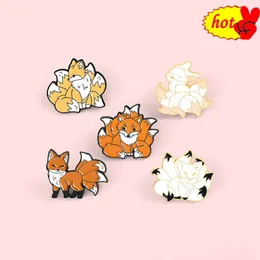 Hot Lapel Pins Fox Series Series Dins anime Love Modergel Brooch Clothspackpack Label Hat Hat Badges Fashion Jewelry Assories for Friends Higds