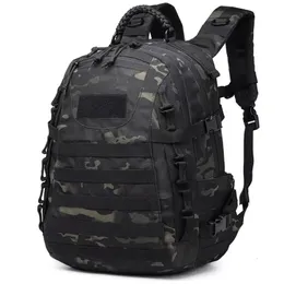 35 l Duża wydajność plecak wojskowy Man Camping Plecaks Waterproof Army Army Molle Wspinaczki Torby turystyczne Outdoor RucksACK 240110