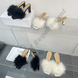 2024 Furry Square Head Chinelos MM6 Teddy Flat Fluffy Sandálias Letras Paris Sandália Francesa Flat Non-Slip Plush Mulheres Sapato Preto Vermelho Azul Branco Rosa com Caixa