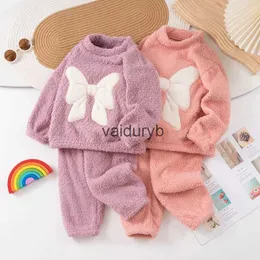 Pajamas Baby Girls Flannel Pajamas مجموعات Ldren's Solid Color Indwear Suit 2023 Autumn Winter Kids Warm Bowtie Sleep Walk
