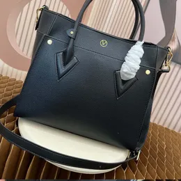 Designer lyxig handväska, fashionabla axelväska, lyxig crossbody -väska, kohuden dukmaterial, justerbar axelrem, för att möta dagliga arbets- och shoppingbehov