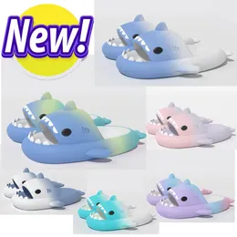 2024 Top Designer New Mens Womens Shark Slippers Beach Shoes Nasual Sports Shoes Tie Daled Bull Haze Rainbow Slippers