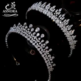 Fascynator Wedding Crown Hair Bejdia Bridal Headpiece Kobieta Crystal Tiaras Bride Party Małe korony Wedding Hair Akcesoria 240110