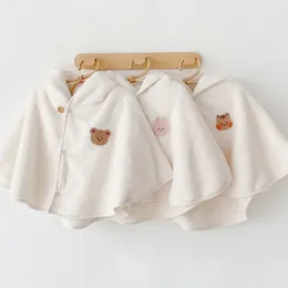 Корейский зимний детский плащ с капюшоном, ветрозащитное одеяло с вышивкой для коляски, мягкое флисовое утепленное теплое детское одеяло 240111