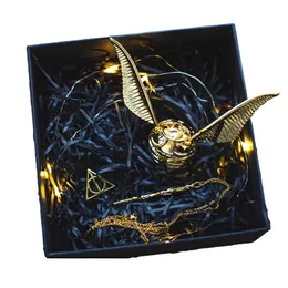 Visa kreativt guld snitch serie ringlåda förslag mysterium lyx metall smycken lagringslåda väska bröllop ringar söta vingar tjej gåva