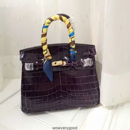 Bolsas de grife de luxo moda totes 2023 outono/inverno novo padrão de crocodilo bolsa de couro brilhante bolsa feminina moda um ombro portátil crossbody saco