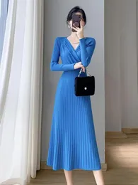 فساتين أنيقة وجميلة للسيدات الخريف أنثى ملابس زرقاء طويلة الأكمام سترة متبكلة فستان كوري في المساء 240111