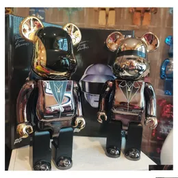 Action Toy Figures Bearbrick Daft Punk 400 Joint Bright Face Violence Bear 3D Original Ornament Gloomy Staty Model Decoration Med Dhwmi