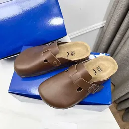 독일 브랜드 샌들 디자이너 슬리퍼 코크 플랫 슬리퍼 패션 여름 가죽 슬라이드 슬라이드가 좋아하는 해변 신발 여자 남성 240115
