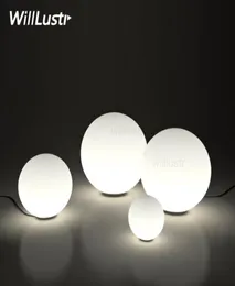 مصباح طاولة LED الحديث مستديرة الكرة الكرة الأرضية إضاءة حليب جاذبية أبيض عاكس الضوء المكتبي الفاتح الزجاج الزجاجي الناشر غرفة نوم بجانب السرير 5407758