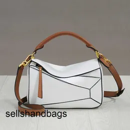 Loewwes Loewwes Handbag 2024 Clining Leather Trendy Ming Xi نفس الهندسة الهندسية