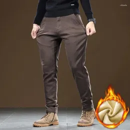 Pantalon pour hommes 2024 hiver épaissi polaire mince droite mode coréenne affaires décontracté élastique chaud noir gris marron marque