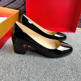 Scarpe con tacco alto da donna Sandali firmati Fondo rosso lucido Punta tonda Pelle verniciata nera Tacco basso e spesso Scarpe da sposa con sacchetto per la polvere 35-43