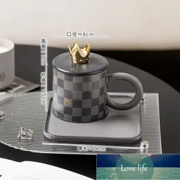 Piatto in ceramica a scacchiera creativa stile trendy con cucchiaio con coperchio Tazza con manico rotondo grande Tazza da caffè per ufficio Tazza per bere a casa