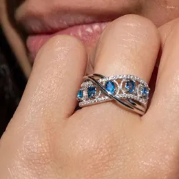 Pierścienie klastra Caoshi moda kobieca pierścionka krzyżowa jasny owalny kształt cyrkonia srebrna biżuteria do zaręczynowego imprezy wspaniała szykowna