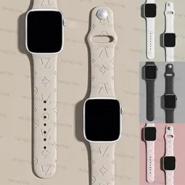 デザイナーシリコンアップルウォッチバンド38 40 41 42 44 45 49 mm lフラワーウォッチストラップリストバンドfor iwatch 9 8 7 6 5 se luxuryファッションウォッチバンド