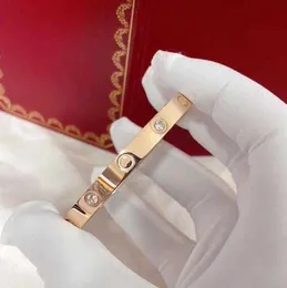 Designer Bransoletka Bransoletka Luksusowa biżuteria marka Bangle 18K Gold Splated Titanium Steel Diamond for Women Men Silver Classic Bracelets Prezent Banles XT18