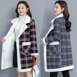 2024 Winter New Women's Windproof Jacket Artificial Cashmere Wool Coat Plaid Thick Velvet Medium Length Women's Wool Fabric Coat 240112