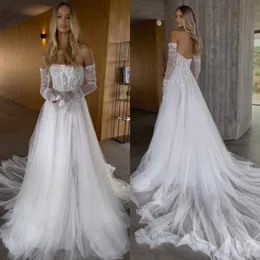 Line Boho A klänningar Bone Bodice Illusion Strapless Dress Sweep Train Applices Tulle Designer Wedding Bridal Clows Ppliques