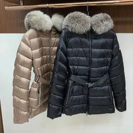 Parka da Donna Collezione Vita Piumino Classico di Media Lunghezza da Donna con Cappuccio e Ampio Collo in Pelliccia m Famiglia a Bocca Nascosta