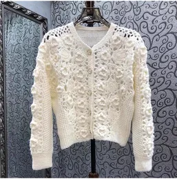 Giubbotti da donna 2024 Autunno Inverno Cardigan lavorato a maglia Donne di alta qualità con scollo a V Crochet di lavoro a maglia a maniche lunghe Casual cappotti di lana morbida